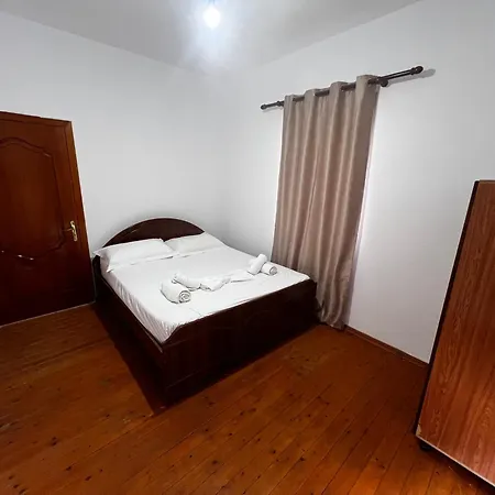 Roel 3* Vlorë