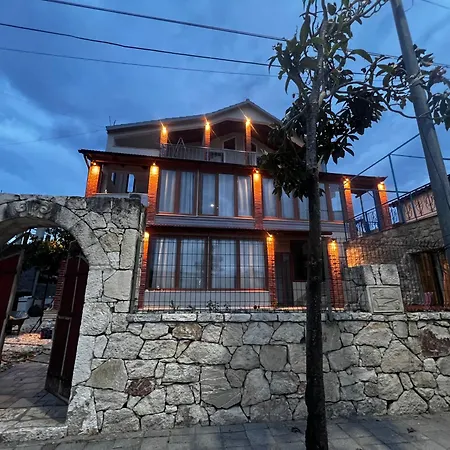 Roel 3* Vlorë